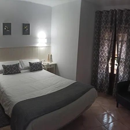 L'hostalet بيت ضيافة Arboli